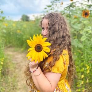 Meet your Posher, Hillary